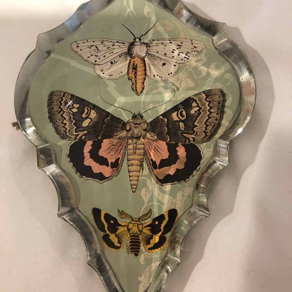Butterfly print hook. - Picture 2 of 2
